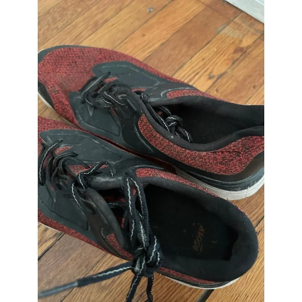 Avia Men’s size 11 Shoes